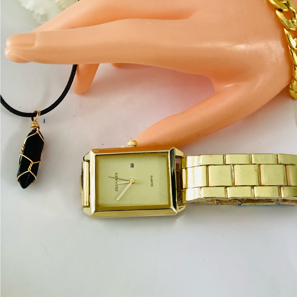 2pcs Gold color Watch This Fashionable Watch Designed Man are Women